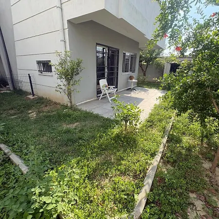 Tueluesah With Own Garden And Fruit Trees, 950m To Beach, 2 Bedrooms Villa Kusadası