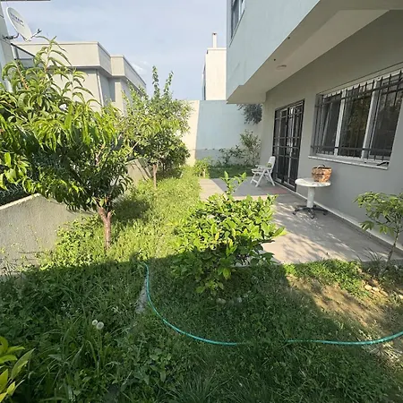 Villa Tueluesah With Own Garden And Fruit Trees, 950m To Beach, 2 Bedrooms Kusadası