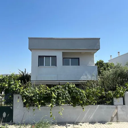 Tueluesah With Own Garden And Fruit Trees, 950m To Beach, 2 Bedrooms *