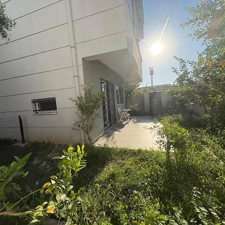 Villa Tueluesah With Own Garden And Fruit Trees, 950m To Beach, 2 Bedrooms Kusadası